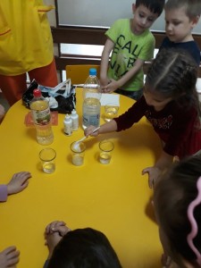 52913856_408683726372871_4230494141760405504_n